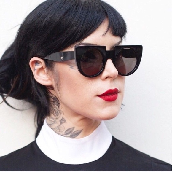 Always accepting offers!! Discounts on all bundles - Picture 1 of 3